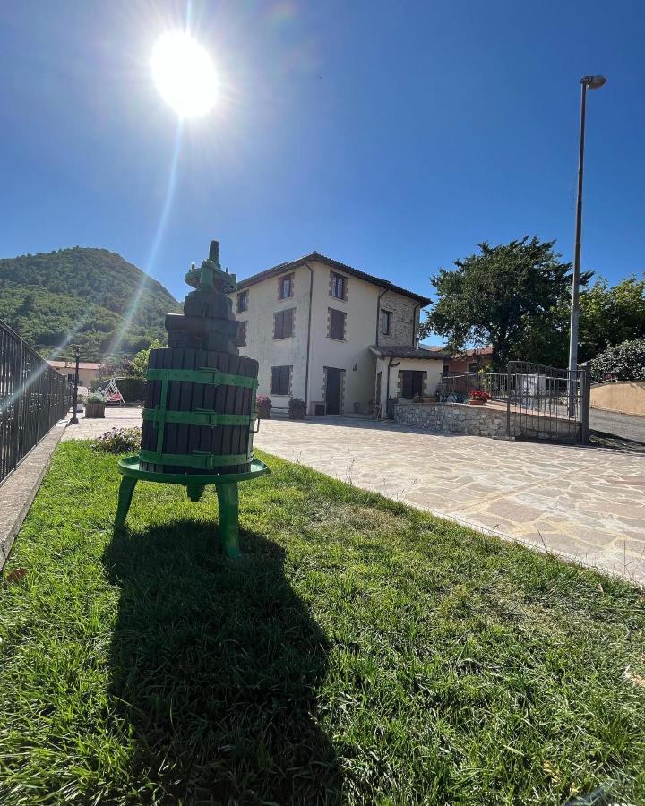 Casa Vacanze Vecchio Frantoio Residenza Leccino Spoleto Exterior foto